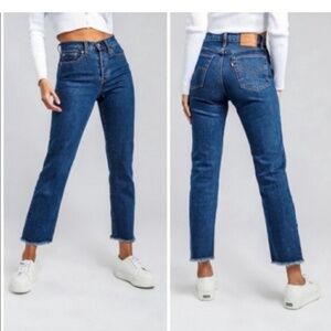 Levis Wedgie High Waist Raw Hem Straight Leg jeans, Sz 27 BNWT